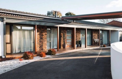 Queanbeyan West House | Beautiful 3 bedroom family home