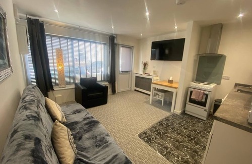 Merthyr Tydfil Apartment | Beautiful 3-Bed apartment in Merthyr Tydfil