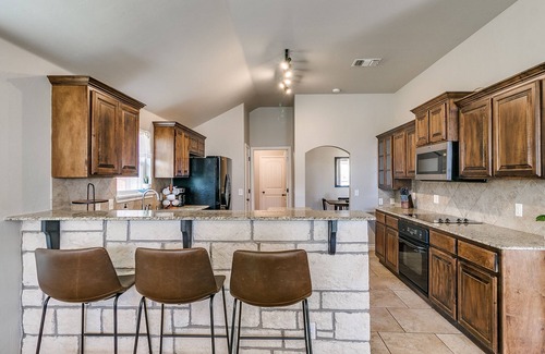 Edmond House | Beautiful 3 bed in Family Friendly Neighborhood