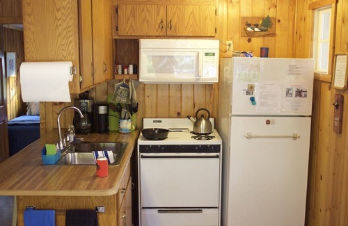 Pine River Cabin | Beautiful (3 bed) Lakeside Cabin on Private Lake