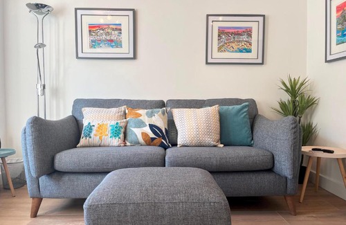 Chysauster House | Beautiful 3 Bed Townhouse with Parking, close to Sea Front