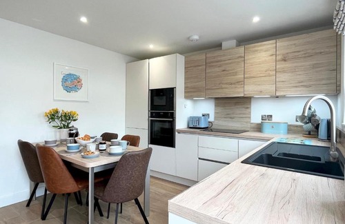 Chysauster House | Beautiful 3 Bed Townhouse with Parking, close to Sea Front