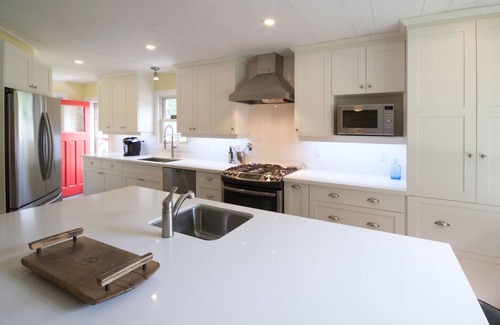 Bayfield House | Beautiful 3 Bedroom 2 Bath Renovated Cottage in the heart of Historic Bayfield Village
