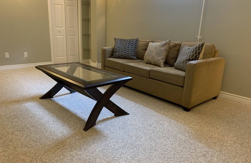 Kingston House | Beautiful 3-Bedroom Bungalow in Downtown Kingston- 5 Minutes from Lake Ontario