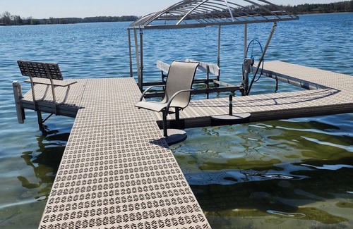 Underwood Cabin | Beautiful 3 bedroom cabin east lost laken Great for kayaking, tubing , canoeing.