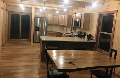 Sharpsburg Cabin | Beautiful 3 Bedroom cabin in the Pines
