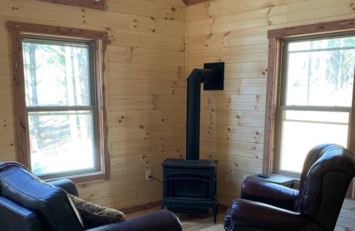 Sharpsburg Cabin | Beautiful 3 Bedroom cabin in the Pines