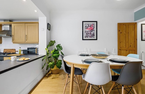 Sandbach House | 🖤 Beautiful 3 bedroom EXCLUSIVE Victorian terraced house - dog friendlyn