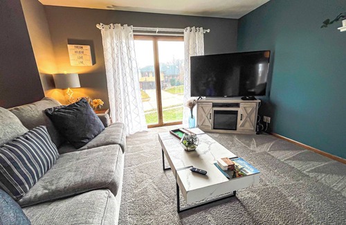 Omaha House | Beautiful 3 Bedroom Home with Hot Tub and Game Room