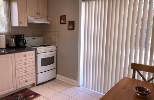 Newtonbrook House | Beautiful 3 Bedroom House in Toronto + Free Parking
