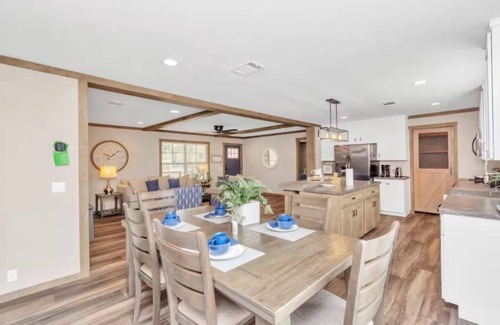 Iowa Colony House | Beautiful 3 Bedroom Ranch House in Rosharon