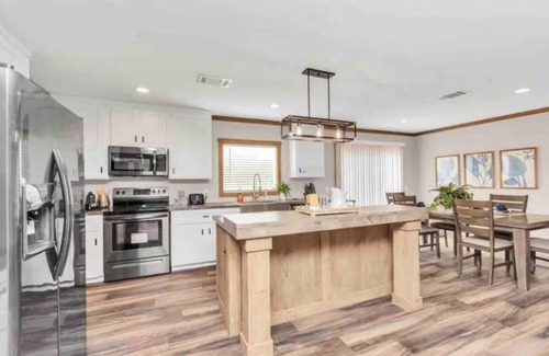 Iowa Colony House | Beautiful 3 Bedroom Ranch House in Rosharon