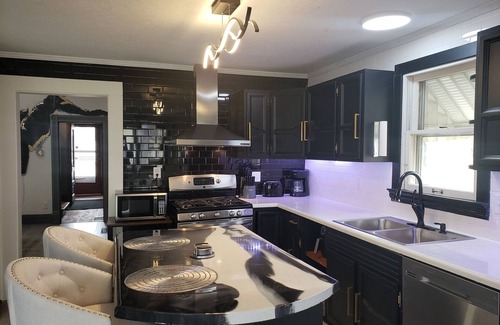 Davenport House | Beautiful 3 bedroom uniquely designed home for small to large families! Pets ok!