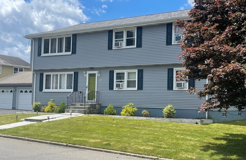 New Britain House | Beautiful 3-bedroom Only Minutes from West Hart, XL Center, Westfarms and More!