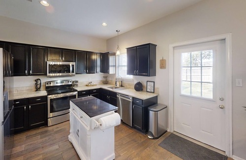 Far North Central House | Beautiful 3-bedroom house in a gated community in San Antonio, fully furnished!