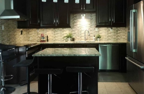 Cartierville House | Beautiful 3 Bedrooms 2 Baths