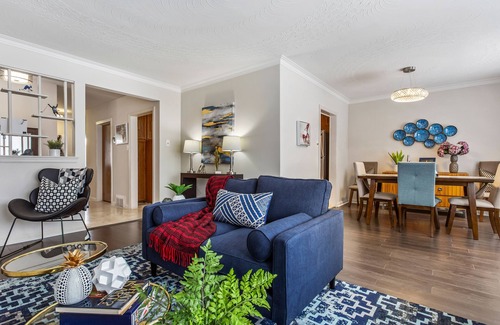 Victoria Village House | Beautiful 3 bedrooms facing library and school