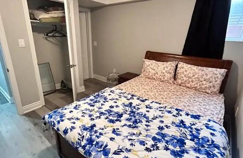 Brampton Apartment | Beautiful 3 bedrooms/ Full bathrooms Entire Place