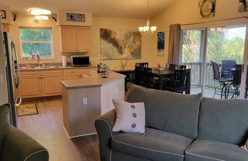 Riverview House | Beautiful 3 br 2 ba. Home on the Alafia River, 15 Min. from Tampa