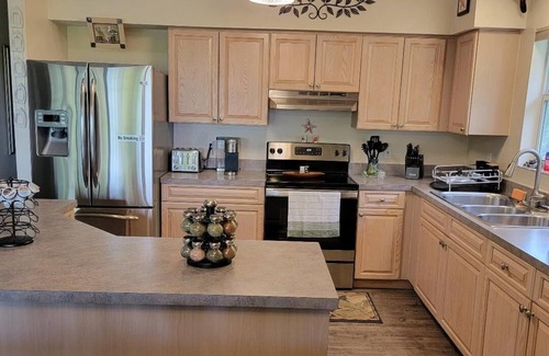 Riverview House | Beautiful 3 br 2 ba. Home on the Alafia River, 15 Min. from Tampa