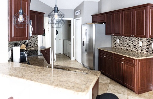 Spring Hill House | Beautiful 3 BR Home|Saltwater Pool|Fenced Yard|8 Min to Weeki Wachee River