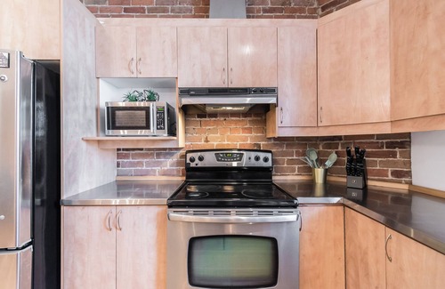 Quartier des Spectacles Apartment | Beautiful 3BDR 4BEDS Heart of Downtown
