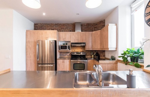 Quartier des Spectacles Apartment | Beautiful 3BDR 4BEDS Heart of Downtown