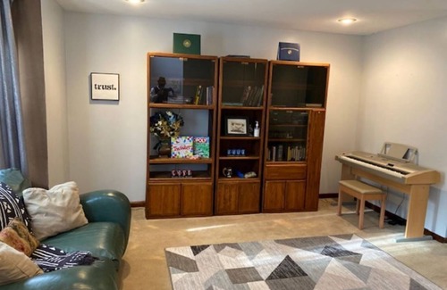 Brodheadsville House | BEAUTIFUL 3BDRM HOME in heart of the PoconoMTNS - CLS2SkiSLOPES
