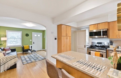 Del Ray House | Beautiful 3BR 2BA Colonial House by CozySuites