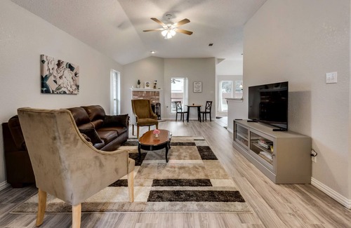 Rowlett House | Beautiful 3BR home, Private Pool, Close to Dallas!