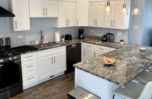 Rolling Meadows House | Beautiful 3br in Rolling Meadows: Free Cleaning Fee!