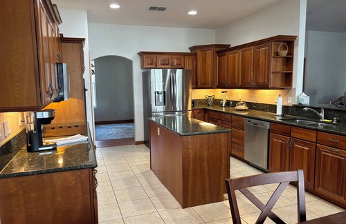 Inverness House | Beautiful 4/2, 3000sf home on magnificent 430 A freshwater lake, family friendly