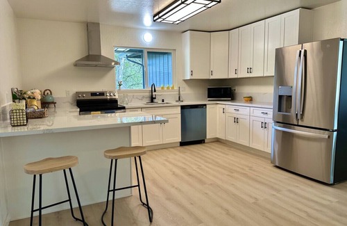 Soquel House | Beautiful 4 BD home, 1.5 Miles from the Beach