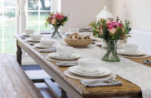 Ford House | Beautiful 4-Bed Close to South Downs & Goodwood