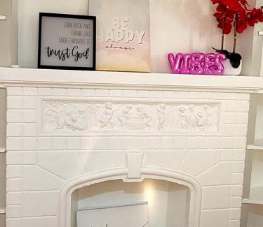 Calumet Heights Apartment | Beautiful 4 bedroom 2 bathroom apartment near everything