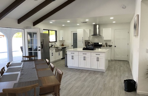 Mesa House | Beautiful 4 bedroom, 2 bathroom house. Outdoor pool.