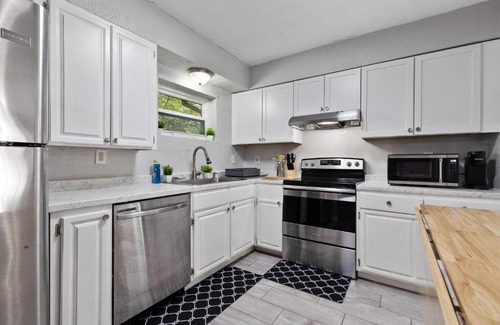 Tallahassee House | Beautiful 4 bedroom 2 bathroom house