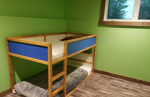 Rideau Lakes Cottage | Beautiful 4 Bedroom 2bath Cottage on 3 Acre Wooded Land