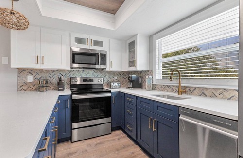 Palm Island House | Beautiful 4-bedroom beach home with dock on private island.