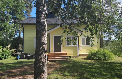 Elimaki House | Beautiful 4 Bedroom Cottage With Wood Sauna