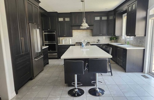 Brampton House | Beautiful 4 Bedroom Home, Large Ravine Backyard.