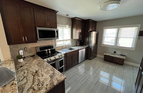 Lexington House | Beautiful 4-bedroom house near UK Campus