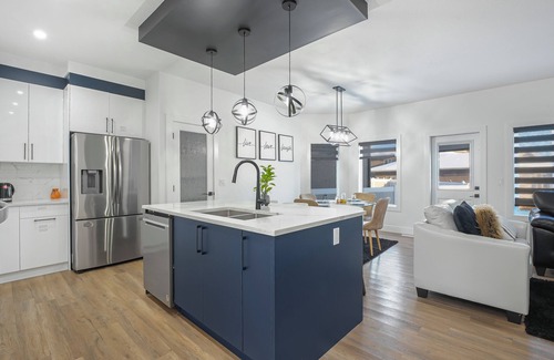 Northeast Edmonton House | Beautiful 4 bedroom home 5 minutes away from the movie theatre.