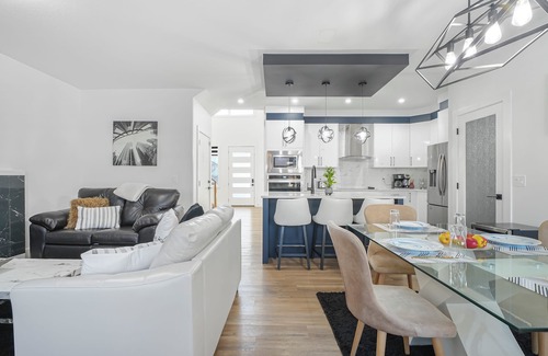 Northeast Edmonton House | Beautiful 4 bedroom home 5 minutes away from the movie theatre.