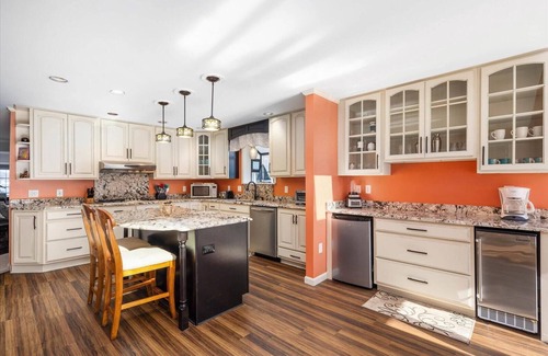 Ocean Pines Condo | Beautiful 4 Bedroom Home on the water in Berlin!