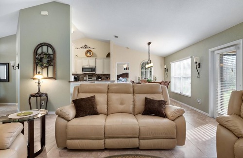 Deep Creek House | Beautiful 4 Bedroom 2 Bath home in Punta Gorda, Florida close to it all.