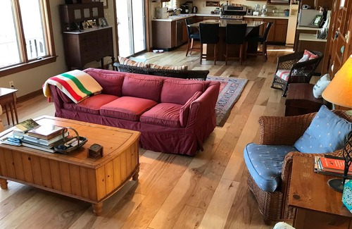 Valparaiso House | Beautiful 4-bedroom home on Long Lake in Valparaiso