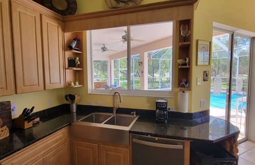 Spring Hill House | Beautiful 4 BR-2.5 Bath-Office-Golf Course-Pool-Hot Tub-Sleeps 9-Dog Friendly!