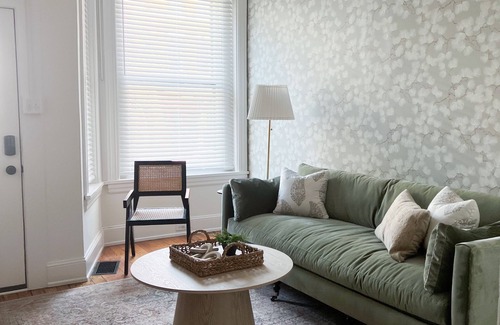 Lancaster House | Beautiful 4bd, 2.5ba Lancaster Center City Townhome