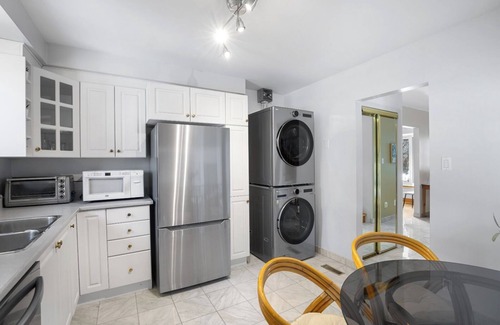 Agincourt North House | Beautiful 4BR House Peaceful Family Friendly